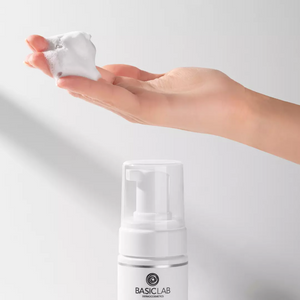 Dermatologischer Reinigungsschaum für ultraempfindliche Haut